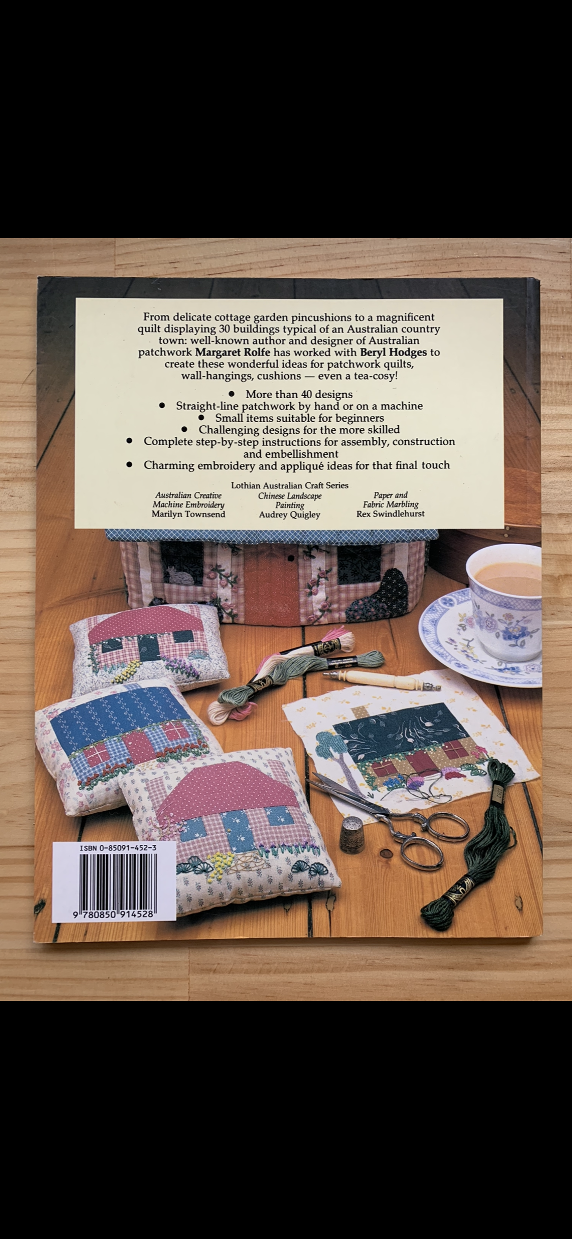 Australian Houses In Patchwork - Margaret Rolfe & Beryl Hodges